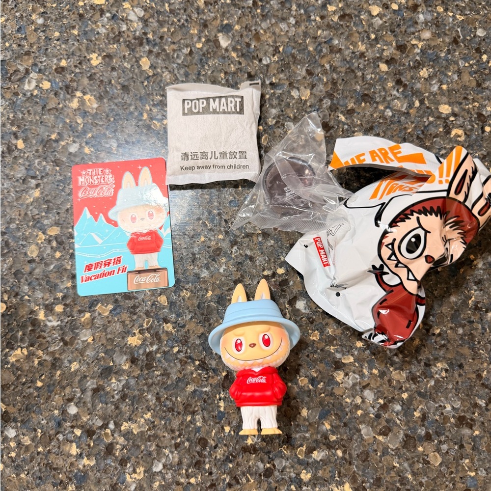 Popmart Labubu Coca-Cola The Monsters CocaCola - Vacation Fit
